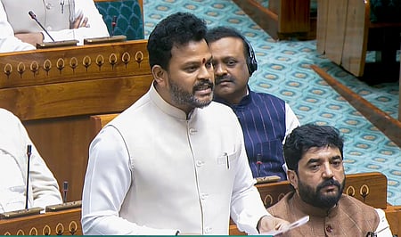 மக்களவையில் பேசிய அமைச்சா் ராம்மோகன் நாயுடு.