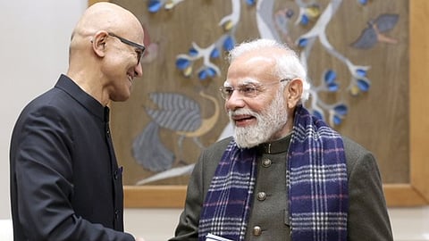 நரேந்திர மோடியுடன் சத்யா நாதெள்ளா