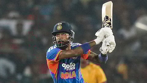 தென்னாப்பிரிக்க அணிக்கு எதிரான முதல் டி20 கிரிக்கெட் ஆட்டத்தில் இந்திய அணி 101 ரன்கள் வித்தியாசத்தில் அபார வெற்றி.