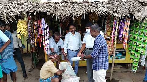 ராஜபாளையத்தில் நெகிழிப் பொருள்கள் பறிமுதல்