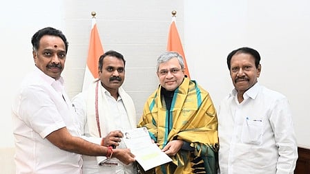 மதுரை, கரூா், சேலம் வழியாக சென்னைக்கு வந்தே பாரத் ரயில் இயக்க வேண்டும்: மத்திய அமைச்சரிடம் வலியுறுத்தல்