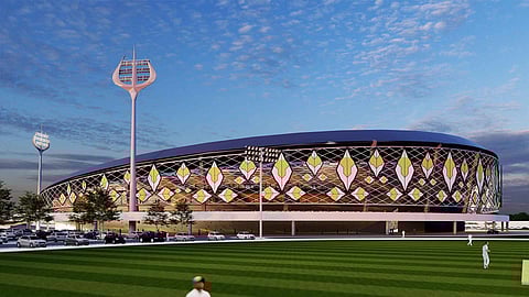 வாரணாசி கிரிக்கெட் திடலில் ‘திரிசூல’ வடிவ உயர்கோபுர விளக்குகள்.