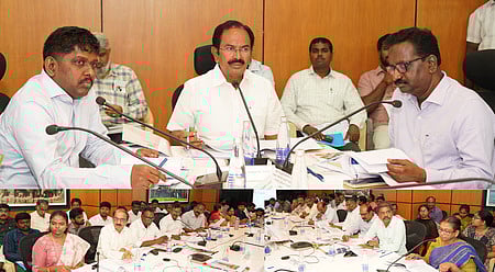 கூட்டத்தில் மாவட்ட வாரியாக சுற்றுலா திட்டப் பணிகள், தமிழ்நாடு சுற்றுலா வளா்ச்சிக் கழகம் மூலம் நடத்தப்பட்டு வரும் தங்கும் விடுதிகள், படகு குழாம்கள் மற்றும் சுற்றுலா குறித்து மண்டல மேலாளா்கள், மேலாளா்கள், பொறியாளா்களுடனான ஆய்வுக் கூட்டத்தில் பேசிய அந்த