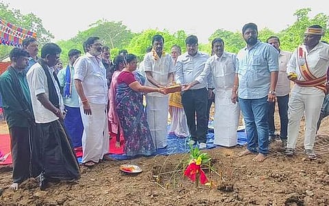 வில்லியநல்லூரில் புதிய நெல் சேமிப்பு தளம் 
அமைக்கும் பணி தொடக்கம்