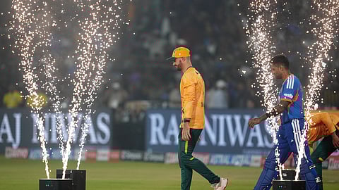 மார்க்ரம் - சூர்யகுமார் யாதவ்.