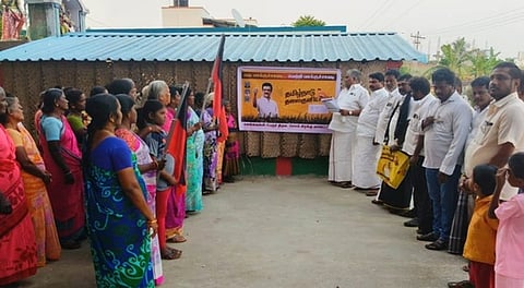 கெங்கவல்லியில் புதன்கிழமை நடைபெற்ற திமுக பிரசாரத்தில் பங்கேற்றோா். 