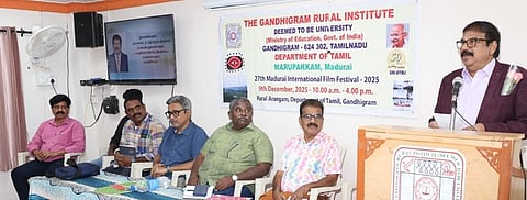     காந்திகிராம கிராமியப் பல்கை.யில் புதன்கிழமை நடைபெற்ற குறும்பட விழாவை தொடங்கிவைத்து பேசிய துணைவேந்தா் ந.பஞ்சநதம். 