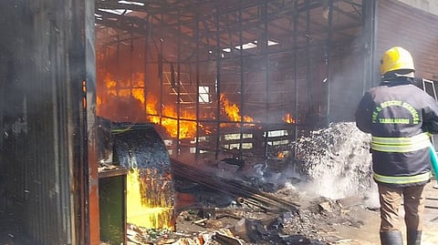 கொடைக்கானலில் பழக்கடைகளில் தீ விபத்து