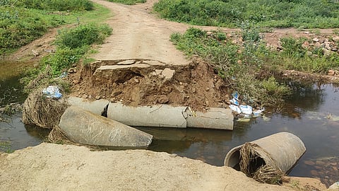 பூஞ்சோலை கிராம தரைப் பாலம் சேதம்: பொதுமக்கள் அவதி