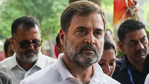 மின்னணு வாக்குப் பதிவு இயந்திரம் மீது நம்பிக்கையில்லாத ராகுல் பதவி விலகலாம்: உ.பி. துணை முதல்வா் வலியுறுத்தல்