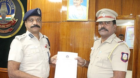 மாற்றுத்திறனாளி பெண்ணுக்கு கழிப்பறை அமைத்துக் கொடுத்த காவல் ஆய்வாளா்