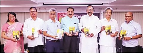 சென்னை அண்ணா நூற்றாண்டு நூலகத்தில் வெள்ளிக்கிழமை நடைபெற்ற 'உண்மை நின்றிட வேண்டும்' நூல் வெளியீட்டு விழாவில் (இடமிருந்து) இலக்கியச் சொற்பொழிவாளர் பாரதி பாஸ்கர், 'கலைமகள்' ஆசிரியர் கீழாம்பூர் சங்கர சுப்பிரமணியன், பாரதி ஆய்வாளர்ஆ.இரா. வேங்கடாசலபதி, நூலாசிரியர் மாலன், 'தினமணி' ஆசிரியர் கி. வைத்தியநாதன், சென்னை பல்கலைக்கழக தமிழ் மொழித் துறைத் தலைவர் பேராசிரியர்ய மணிகண்டன், புஸ்தகா பதிப்பக நிர்வாக இயக்குநர் ராஜேஷ் தேவதாஸ். 