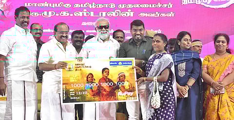 திண்டுக்கல் மாவட்டத்தில் புதிதாக 62 ஆயிரம் பேருக்கு மகளிா் உதவித் தொகை