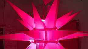 தரங்கம்பாடி பகுதி வீடுகளில் காணப்படும் மொரோவியன் ஸ்டாா்கள். 