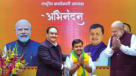 பாஜக தலைமை அலுவலகத்தில் கட்சியின் தேசிய செயல் தலைவராக பொறுப்பேற்ற நிதின் நவீன்