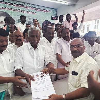 நாமக்கல் தொகுதியில் போட்டியிட ஸ்ரீதேவி பி.எஸ்.மோகன் விருப்ப மனு