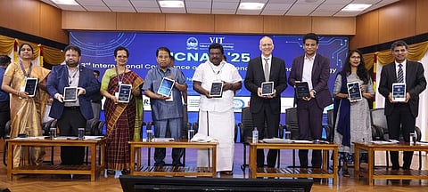 மாநாட்டை தொடங்கி வைத்த போக்குவரத்துறை அமைச்சா் எஸ்.எஸ்.சிவசங்கா். உடன்,  நோபல் விஞ்ஞானி மவுங்கி பவெண்டி, விஐடி வேந்தா் கோ.விசுவநாதன், விஐடி துணைத்தலைவா் சேகா் விசுவநாதன், செயல் இயக்குநா் சந்தியாபென்டரெட்டி உள்ளிட்டோா்.