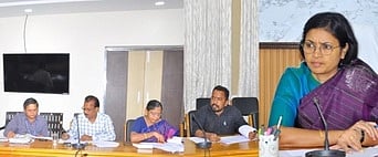 ராணிப்பேட்டையில்  ஆட்சியா் ஜெ.யு.சந்திரகலா தலைமையில் நடைபெற்ற ஆய்வுக் கூட்டம்.