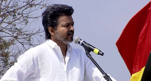 களத்தில் இல்லாதவர்களை எதிர்க்க முடியாது! அதிமுகவை விமர்சித்த விஜய்!