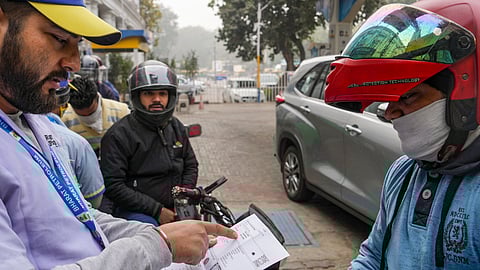 பியுசி இல்லாத வாகனங்களுக்கு எரிபொருள் விற்பனை தடையை அமல்படுத்துவதில் சவால்கள்: டிபிடிஏ