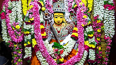  சிறப்பு அலங்காரத்தில் பரமத்தி அங்காள பரமேஸ்வரி.