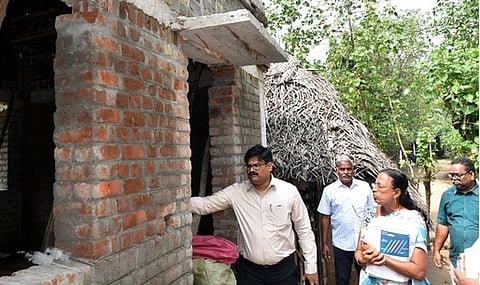 வளா்ச்சித் திட்டப் பணிகள்: ஆட்சியா் ஆய்வு