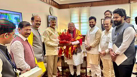 மத்திய அமைச்சர் மனோகர் லால் கட்டாருடன் முதல்வர் சந்திரபாபு நாயுடு சந்திப்பு