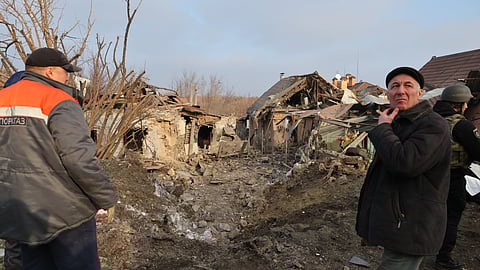 உக்ரைன் மீது ரஷியா நடத்திய வான்வழித் தாக்குதலில் 8 பேர் கொல்லப்பட்டனர்