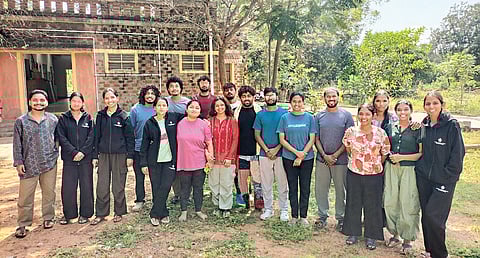 தெருக்கூத்து கற்கும் வட இந்திய மாணவர்கள்
