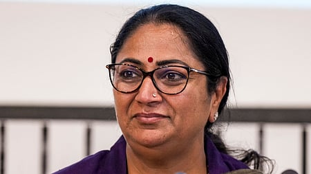 முதல்வா் ரேகா குப்தா