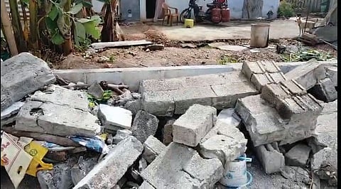 இடிக்கப்பட்ட பெந்தே கொஸ்தே சபையின் சுற்றுச்சுவா்.