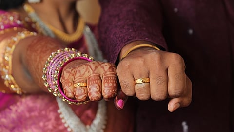 நடிகர் சுதர்சனம் - ஸ்வேதா திருமண நிச்சயதார்த்தம்.