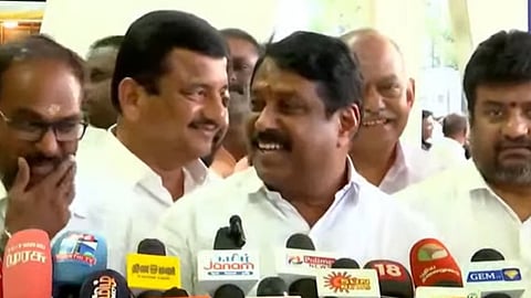 செய்தியாளர் சந்திப்பில் நயினார் நாகேந்திரன்