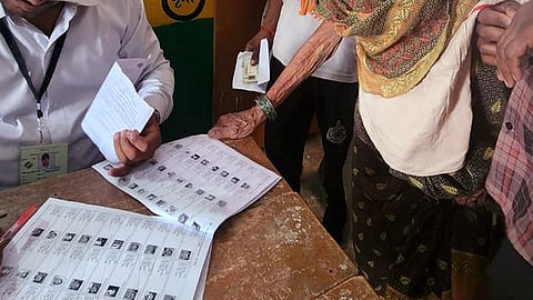 உத்தரப் பிரதேசத்தில் 2.89 கோடி வாக்காளா்கள் நீக்கம்!