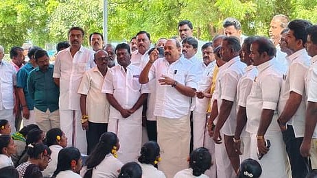 செவிலியா்கள் போராட்டத்திற்கு அதிமுக ஆதரவு!