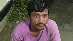  ருஸ்தம் குமாா் பாண்டே. 