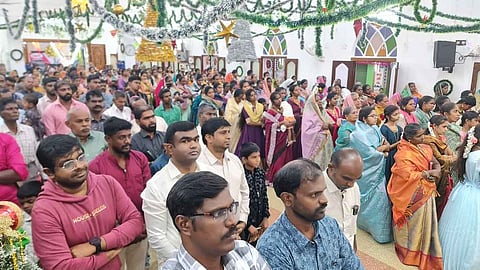 ஆலங்குளம் பகுதியில் கிறிஸ்துமஸ் ஆராதனை