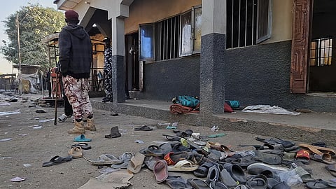 நைஜீரியாவில் வெடிகுண்டு தாக்குதலில் 5 பேர் கொல்லப்பட்டனர்...