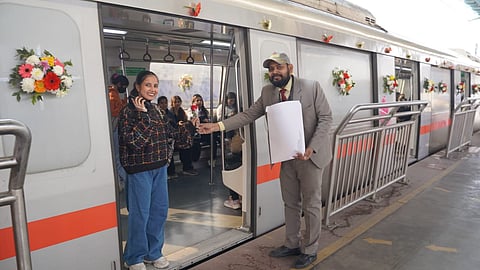 தில்லி மெட்ரோவின் 23-ஆவது ஆண்டு நிறைவு விழா: சிறப்பு சேவையாக முதல் ரயில் இயக்கம்