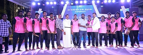 அகஸ்தீசுவரம் சி.எஸ்.ஐ திருச்சபையில் பரிசளிப்பு