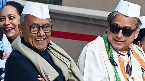 திக்விஜய் சிங்குக்கு சசி தரூா் ஆதரவு.