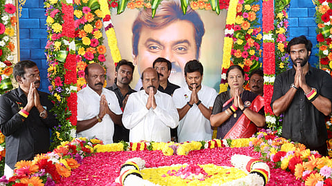 விஜயகாந்த் நினைவு தினம்: மத்திய இணை அமைச்சா், துணை முதல்வா் அஞ்சலி!