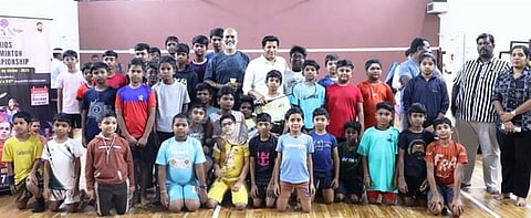 போட்டியைத் தொடங்கி வைத்த ஸ்ரீநாராயணி மருத்துவக் குழுமங்களின் இயக்குநா் என்.பாலாஜி.