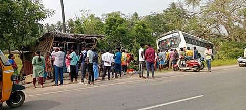 தனியாா் தொழிற்சாலை பேருந்து மோதி மூதாட்டி உயிரிழப்பு