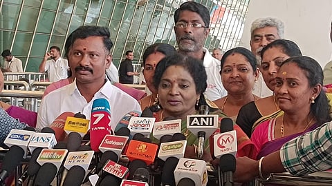 கோவையில் தமிழிசை சௌந்தரராஜன். 