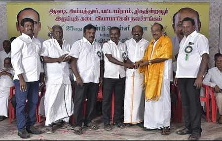 வெள்ளி விழா நிகழ்ச்சியில் பங்கேற்றோா்.