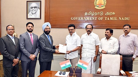 முதல்வரிடம் அறிக்கை அளிப்பு 