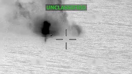 பசிபிக்கில் மீண்டும் அமெரிக்கா
தாக்குதல்:  2 போ் உயிரிழப்பு