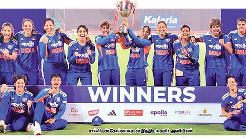 5 தொடா் வெற்றிகளுடன் இந்திய மகளிா் அபாரம் 