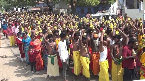 பால்குட ஊா்வலத்தில் பங்கேற்றோா்